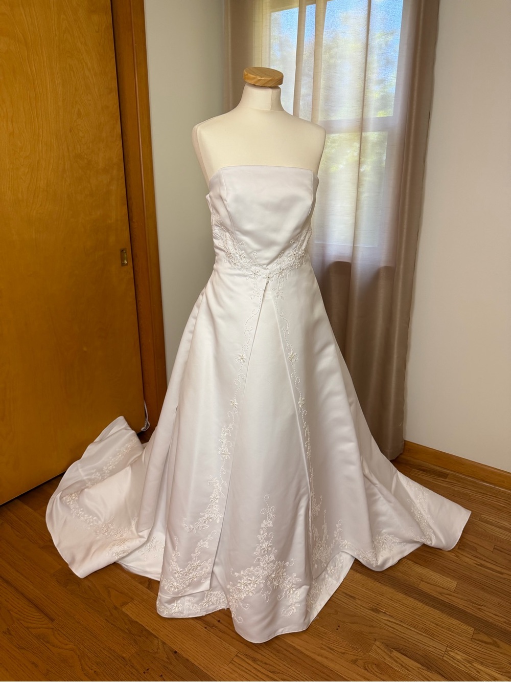Strapless White Satin A-Line Dress with Embroidered Detail